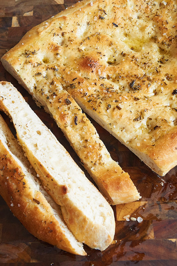 Focaccia à l'huile d'olive et à l'origan