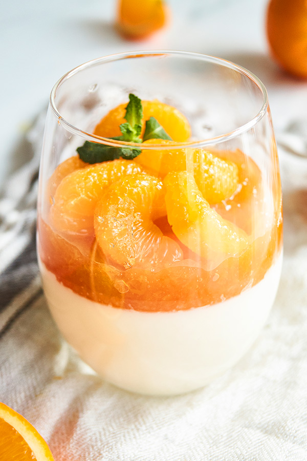 Panna Cotta mit Mango und Mandarinen