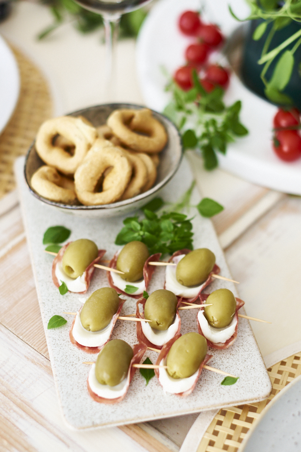 Brochettes apéritives avec olives