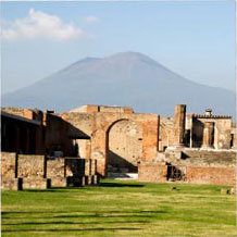 Pompeii Pompeii mit Vesuv im Hintergrund