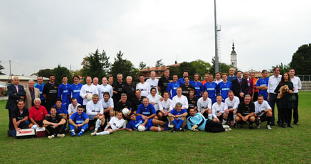 fussball_alle_teams alle Teams friedlich vereint
