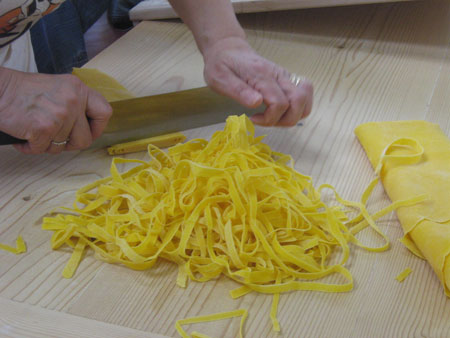 Pasta Selbstgemacht Tagliatelle So werden Tagliatelle geschnitten