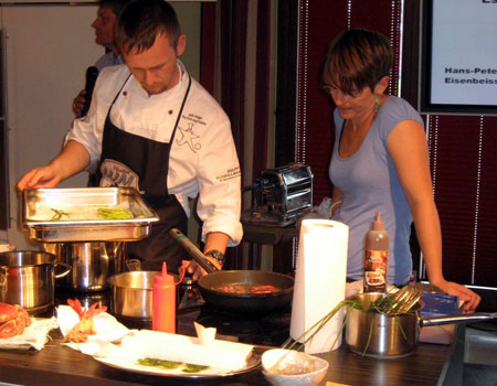 pasta_wm beim-kochen Hier bereitet Janko das Siegergericht zu