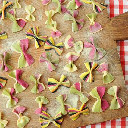 Farfalle aus verschiedenen Techniken