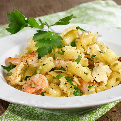 Frühlingspasta mit Artischocken und Scampi
