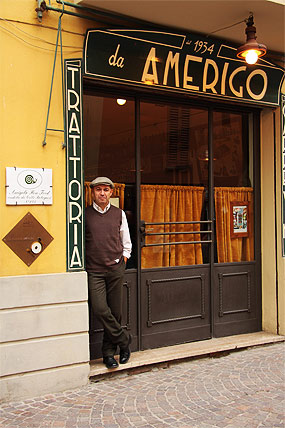 Alberto Bettini vor seiner Trattoria.