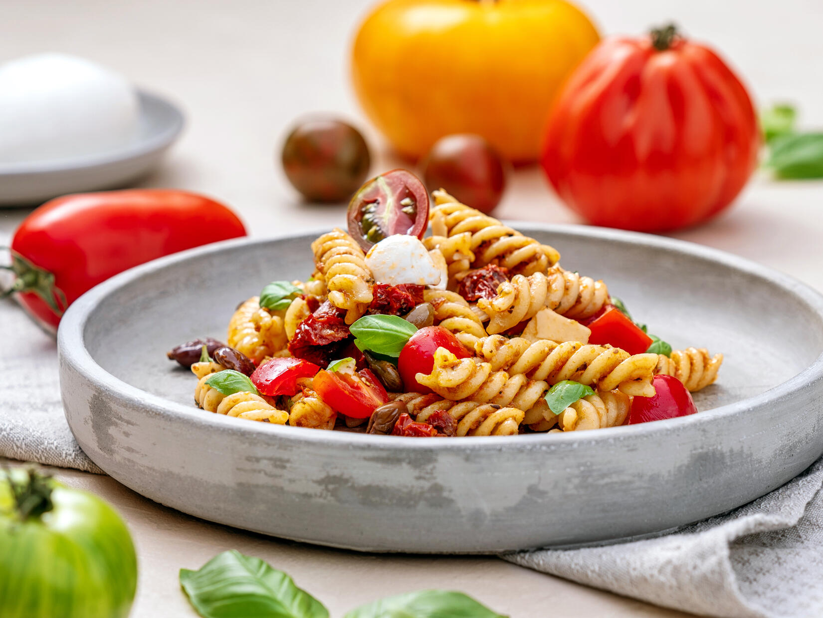 Italienischer Nudelsalat - mit Kirschtomaten - Gustinis Feinkost Blog