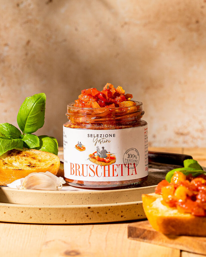 Für eine unkomplizierte und schnelle Variante gibt es auch Bruschetta aus frischen Tomaten im Glas