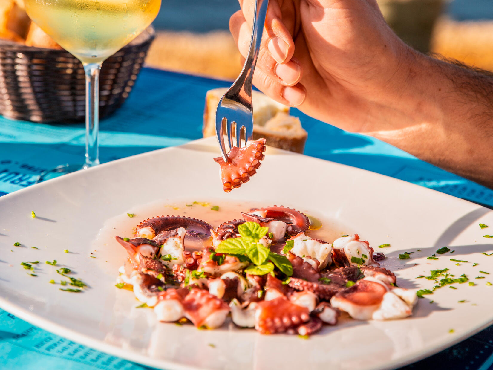 Tintenfisch Salat: Italienische Spezialität aus Neapel genießen Tintenfisch Salat: Italienische Spezialität aus Neapel genießen