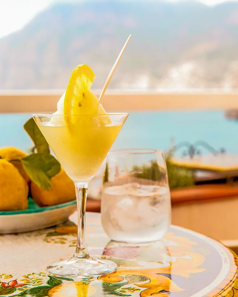 Granita al limone im Café Mantesi