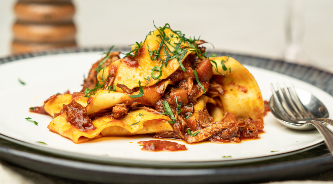 Rezept - Pappardelle al ragù di vitello