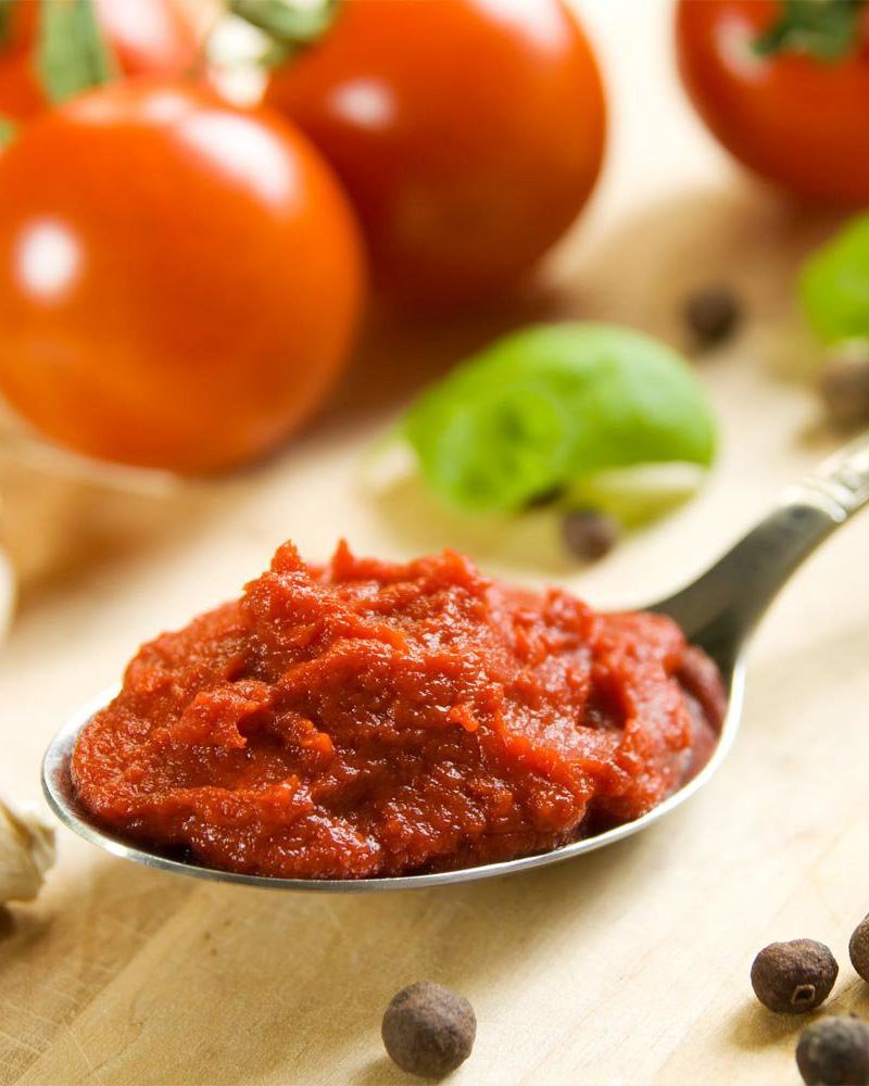Tomatenmark mit Gemüse Tomatenmark mit Gemüse