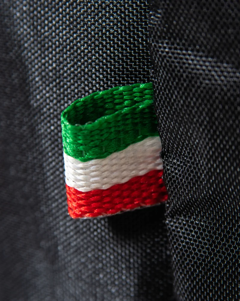 Abdeckhaube für Pizzaofen Alfa Forni Moderno 5 – mit passenden Accessoires arrangiert