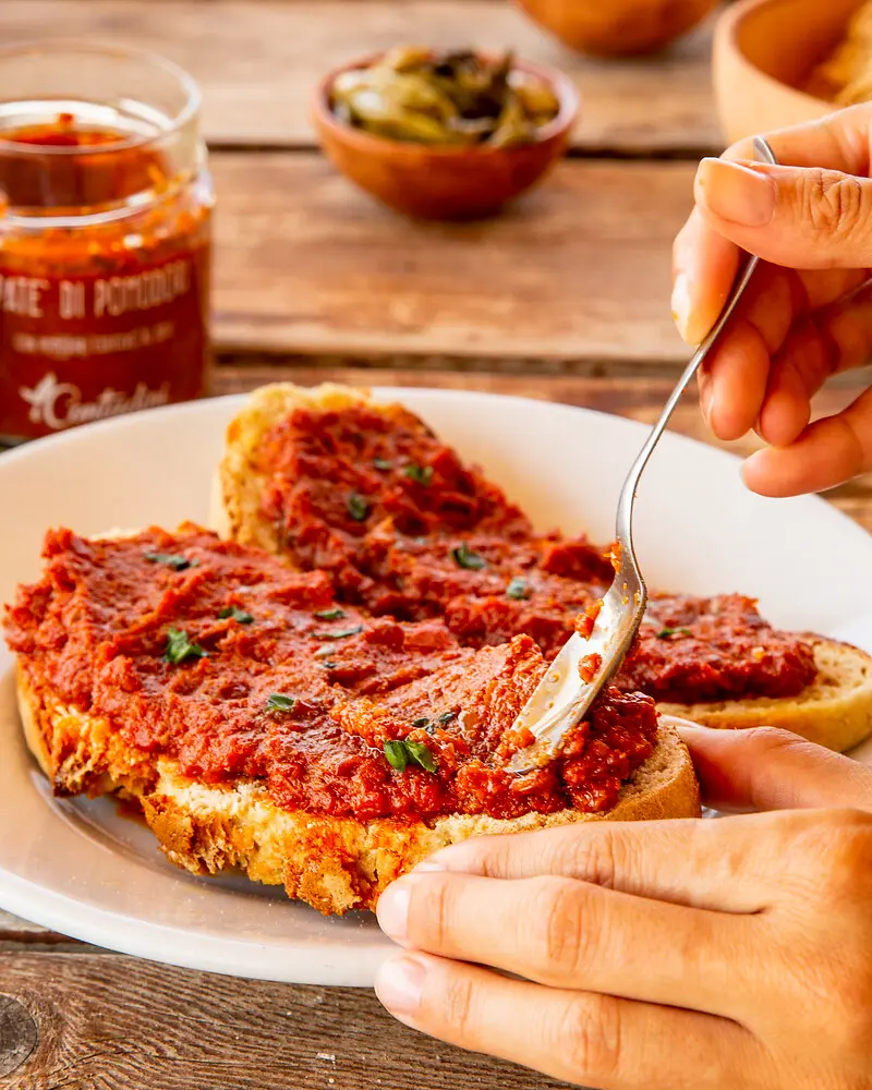 Aufstrich aus Tomaten Aufstrich aus Tomaten – ansprechend in Szene gesetzt