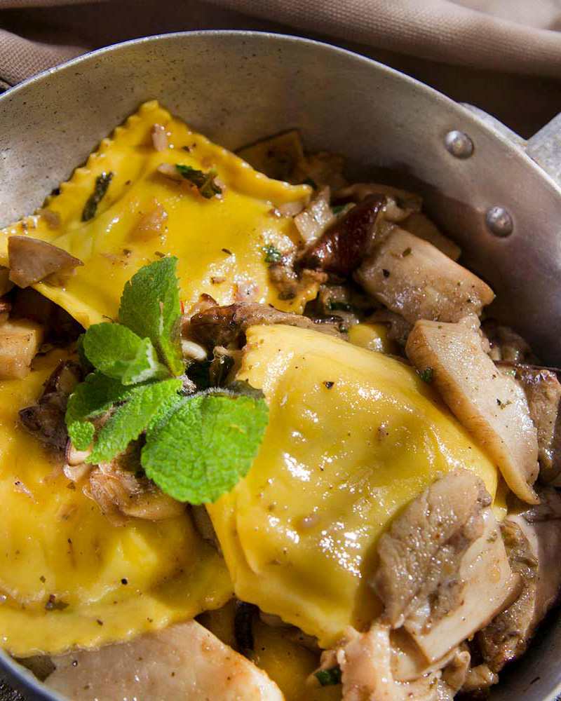 Große Ravioli mit Steinpilzen