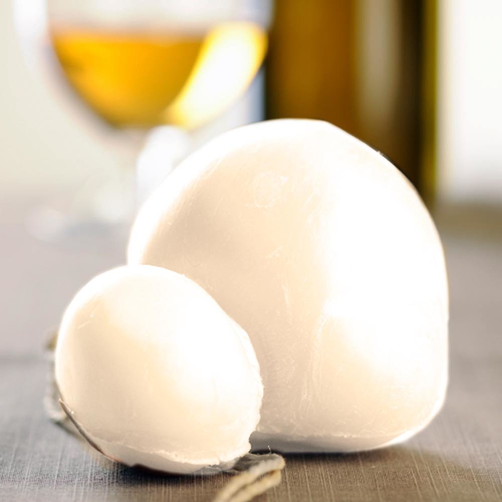 Junger Scamorza aus Büffelmilch