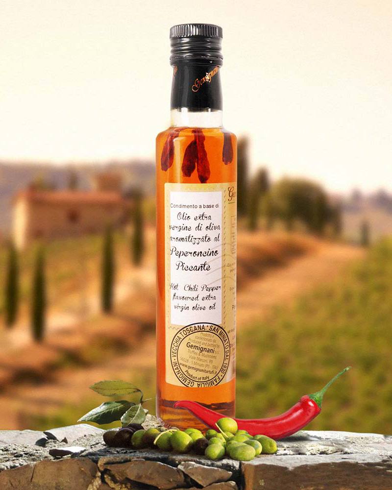 Chiliöl mit ganzen Schoten Chiliöl mit ganzen Schoten