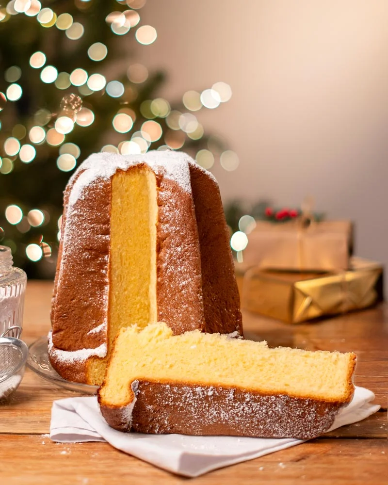 Klassischer Pandoro - im Geschenkkarton Klassischer Pandoro - im Geschenkkarton – ansprechend in Szene gesetzt