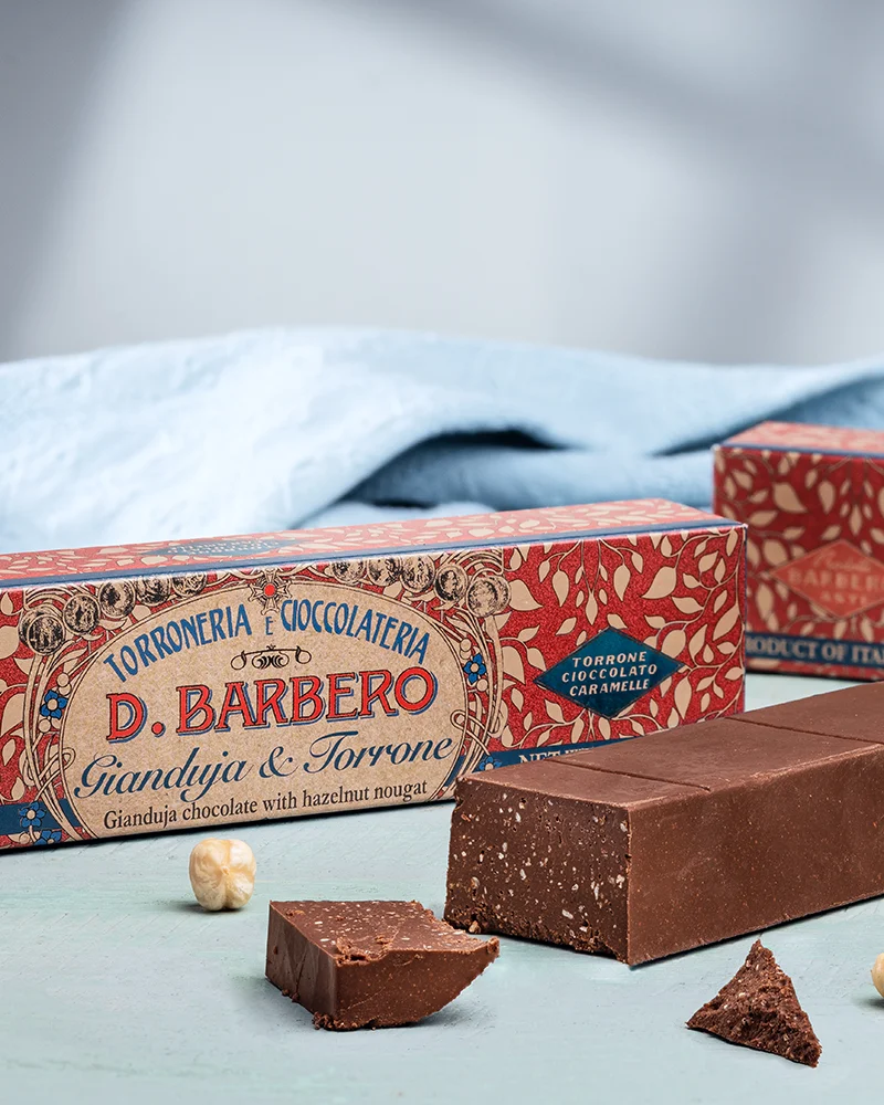 Gianduia con Granella di Torrone Schokolade mit Torrone Splittern