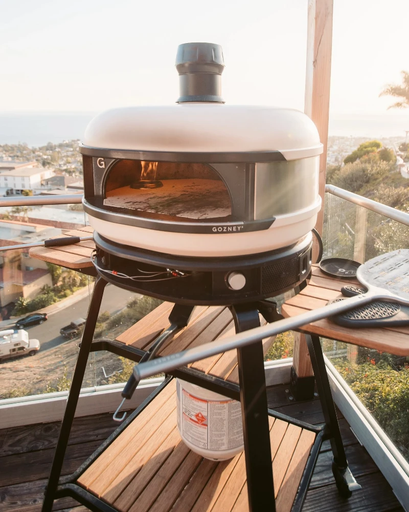 Gozney – Gestell für Dome & Dome S1 – mit passenden Accessoires arrangiert