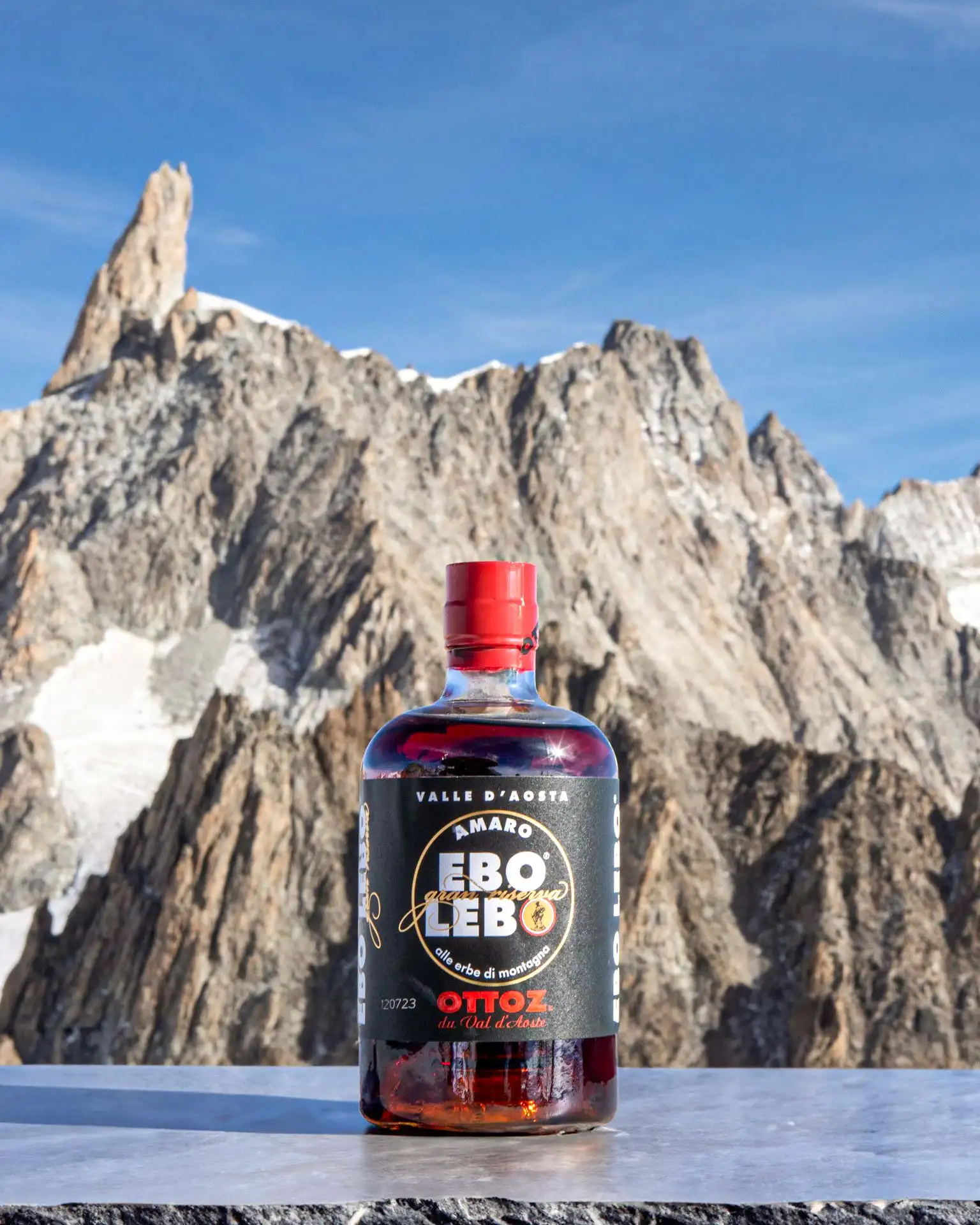 Ebo Lebo - Kräuterlikör mit Safran Ebo Lebo - Kräuterlikör mit Safran – ansprechend in Szene gesetzt