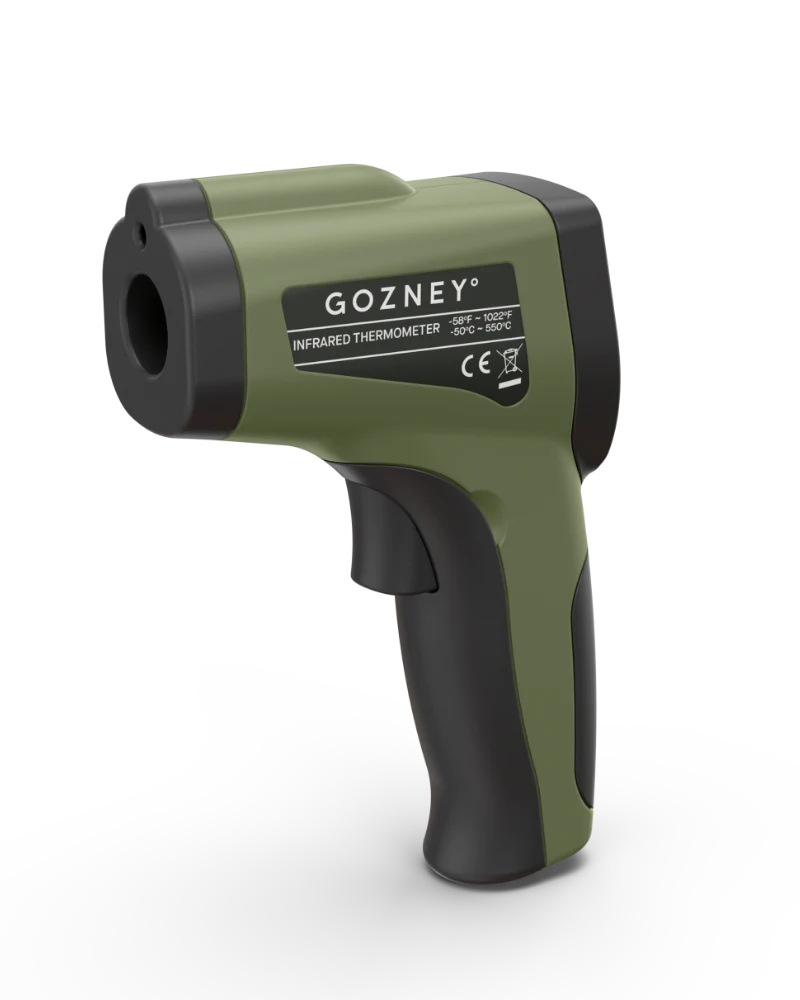 Gozney - Infrarot-Thermometer – mit passenden Accessoires arrangiert